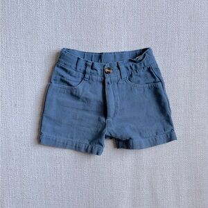 Patricia Mendiluce cotton twill shorts. Adjustable waist with inner elastic.